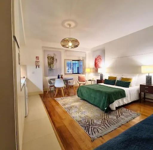Modern Apartment & Garage